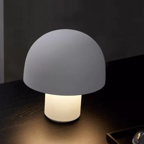 Moderne minimalistische Pilz-Eisen-Acryl 1-Licht-Tischlampe für das Schlafzimmer 