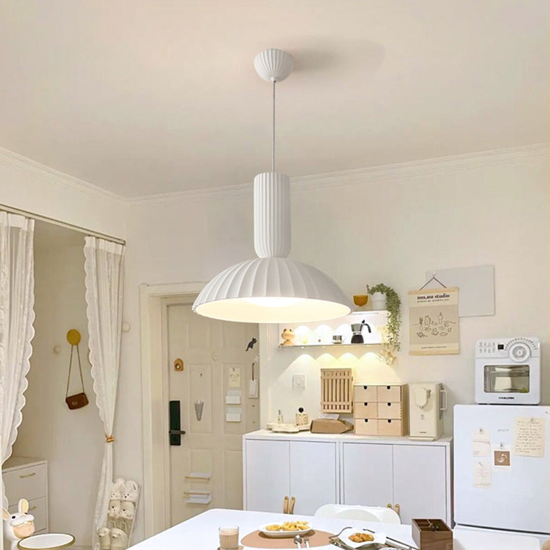 Lámpara colgante LED de resina y yeso en forma de media luna moderna minimalista para comedor 