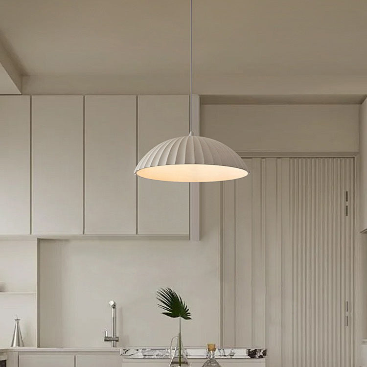 Lámpara colgante LED de resina y yeso en forma de media luna moderna minimalista para comedor 