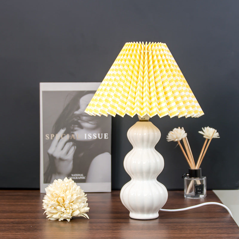 Moderne Art Deco Kegelförmige Kürbis-Keramik PP 1-Licht Tischlampe für das Schlafzimmer 