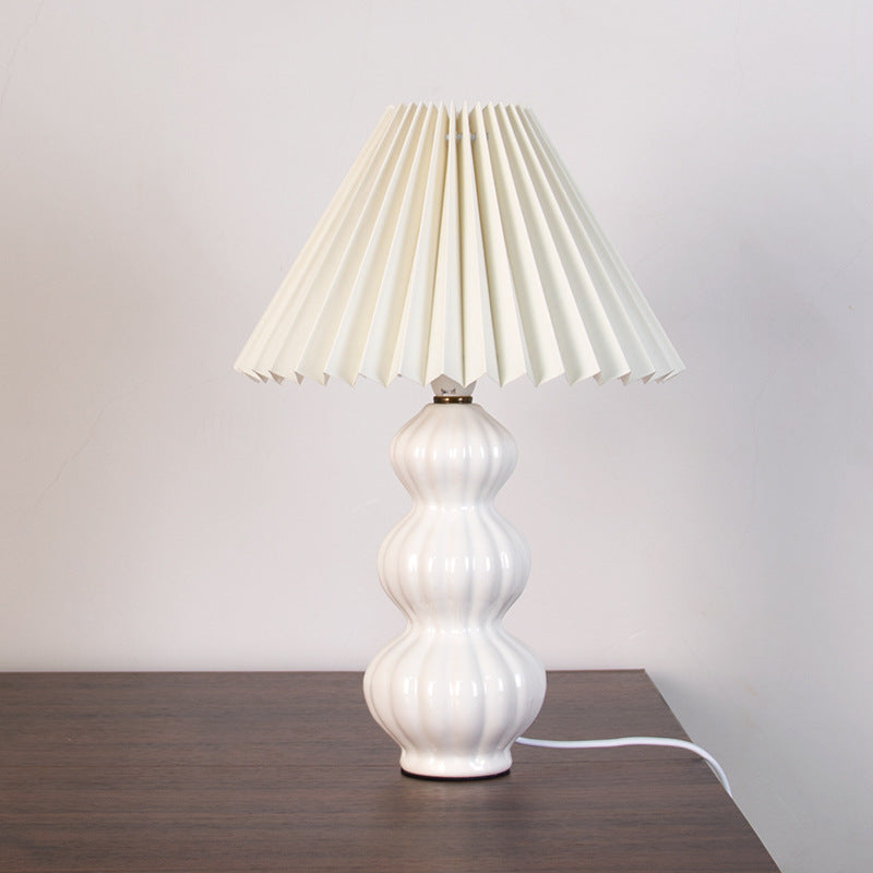 Moderne Art Deco Kegelförmige Kürbis-Keramik PP 1-Licht Tischlampe für das Schlafzimmer 