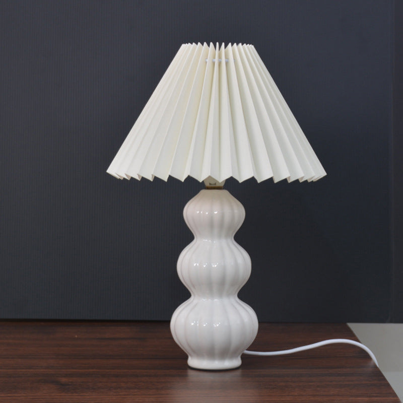 Moderne Art Deco Kegelförmige Kürbis-Keramik PP 1-Licht Tischlampe für das Schlafzimmer 