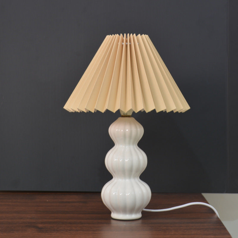 Moderne Art Deco Kegelförmige Kürbis-Keramik PP 1-Licht Tischlampe für das Schlafzimmer 