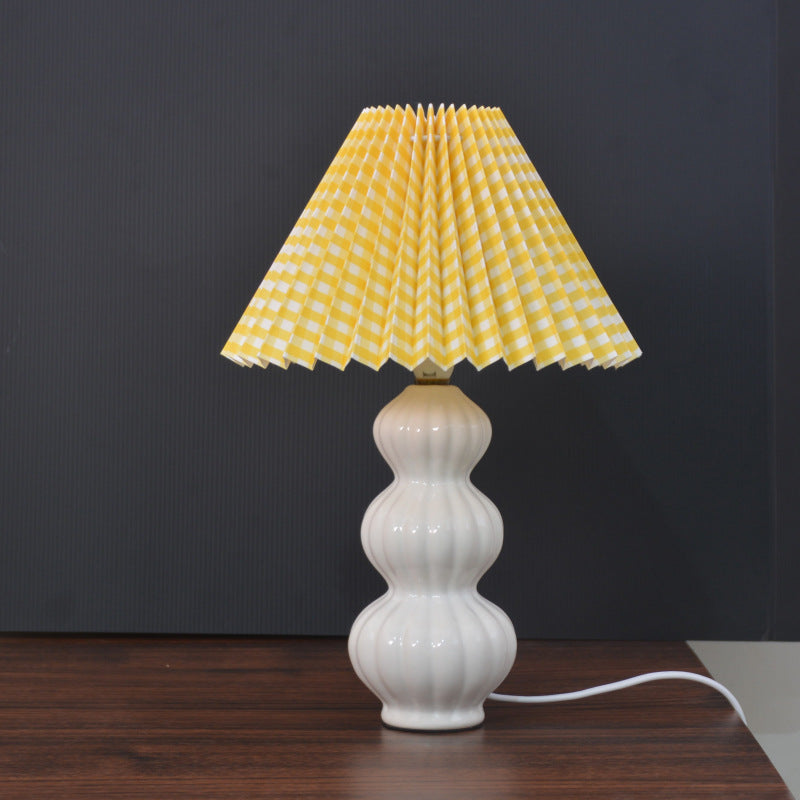 Moderne Art Deco Kegelförmige Kürbis-Keramik PP 1-Licht Tischlampe für das Schlafzimmer 