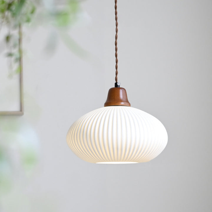 Moderne minimalistische elliptische Halbkreis-Keramik-Eisen-Holz 1-Licht-Pendelleuchte für das Schlafzimmer 