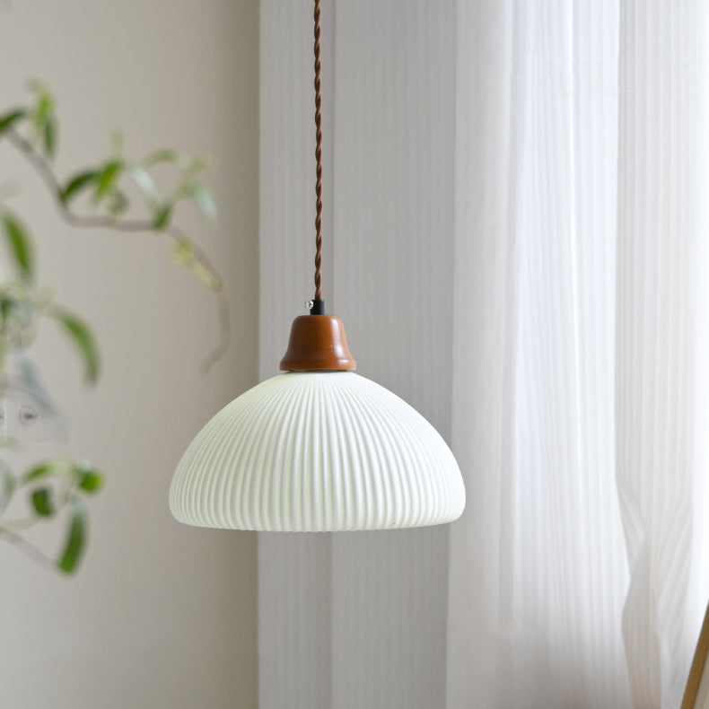 Moderne minimalistische elliptische Halbkreis-Keramik-Eisen-Holz 1-Licht-Pendelleuchte für das Schlafzimmer 