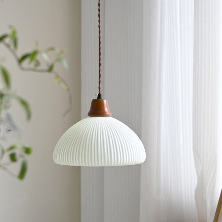 Moderne minimalistische elliptische Halbkreis-Keramik-Eisen-Holz 1-Licht-Pendelleuchte für das Schlafzimmer 