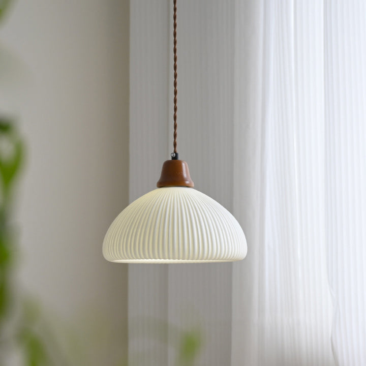 Moderne minimalistische elliptische Halbkreis-Keramik-Eisen-Holz 1-Licht-Pendelleuchte für das Schlafzimmer 