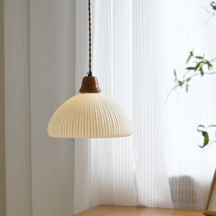 Moderne minimalistische elliptische Halbkreis-Keramik-Eisen-Holz 1-Licht-Pendelleuchte für das Schlafzimmer 
