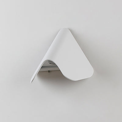 Contemporary Scandinavian Triangle PC Aluminum LED Outdoor Wall Sconce Lamp For Garden