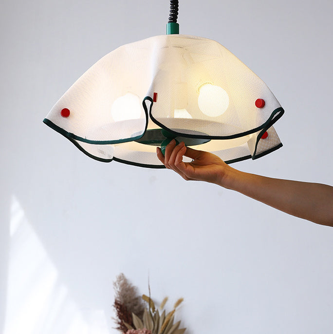 Moderne Mid-Century Eisen-, Acryl- & Stoffblütenblatt geformte 3-Licht Pendelleuchte für Schlafzimmer & Wohnzimmer 