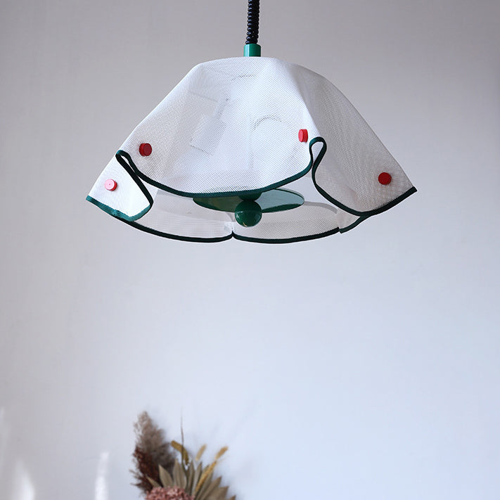 Moderne Mid-Century Eisen-, Acryl- & Stoffblütenblatt geformte 3-Licht Pendelleuchte für Schlafzimmer & Wohnzimmer 