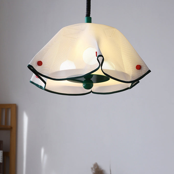 Moderne Mid-Century Eisen-, Acryl- & Stoffblütenblatt geformte 3-Licht Pendelleuchte für Schlafzimmer & Wohnzimmer 