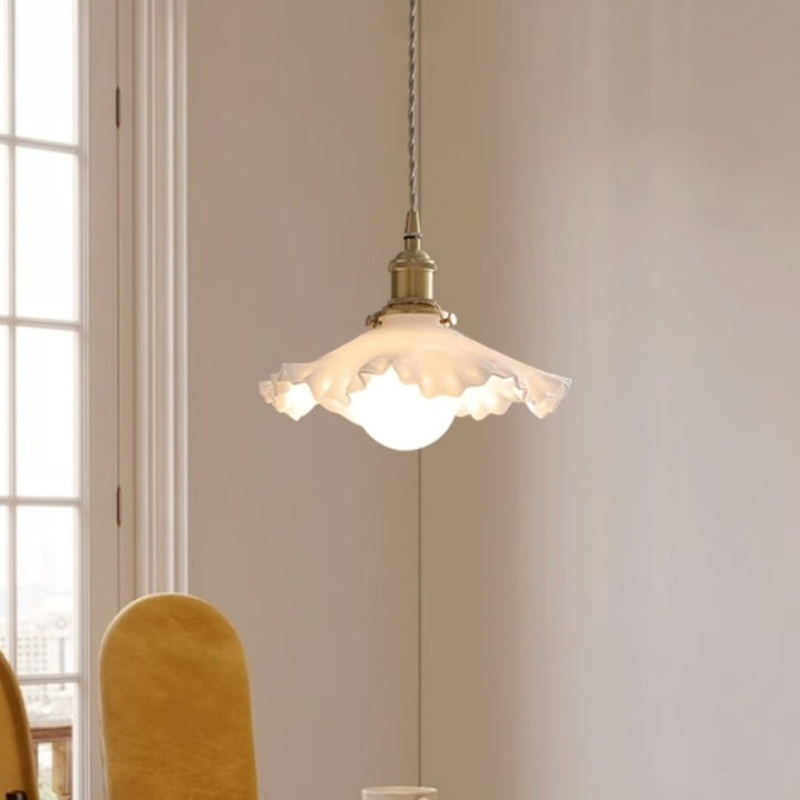 Traditionelle französische Messing-Glas-Blumenförmige 1-flammige Pendelleuchte für Schlafzimmer & Wohnzimmer 