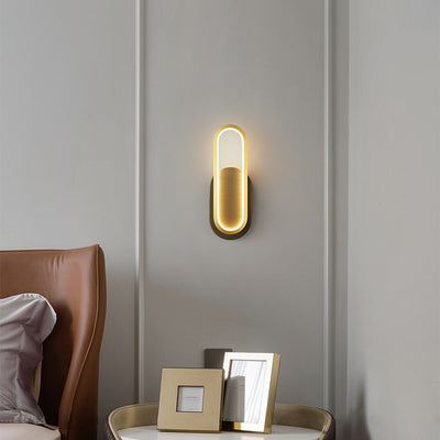 Moderne minimalistische Wandleuchte aus Messing und Acryl mit ovalem LED für Schlafzimmer und Wohnzimmer 