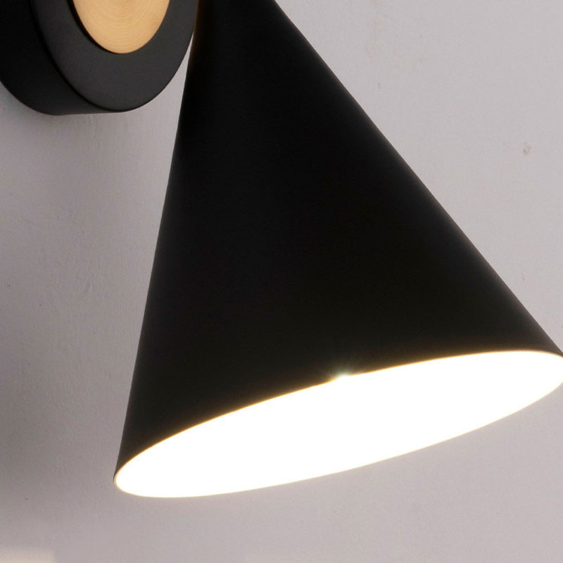 Moderner minimalistischer Wandstrahler mit drehbarem Eisenschirm, 1-flammig, für Schlafzimmer & Wohnzimmer 