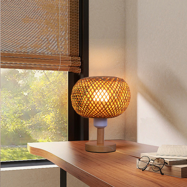 Lampe de table ronde en bois rustique traditionnel et bambou tissé creux à 1 lumière pour chambre et salon 