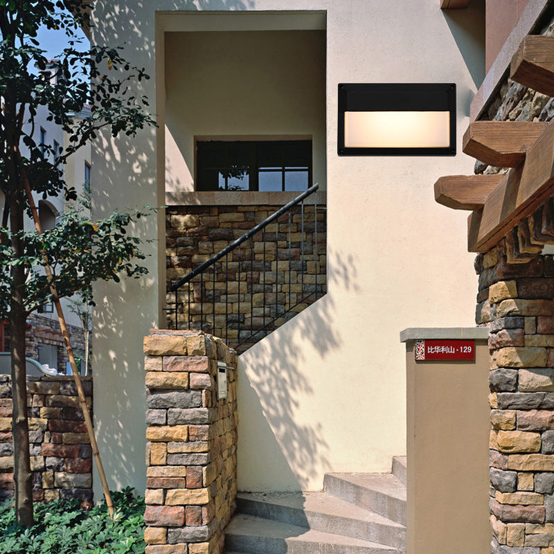 Moderne minimalistische Aluminium- & PC-rechteckige wasserdichte LED-Außenwandleuchte für Terrasse & Balkon 