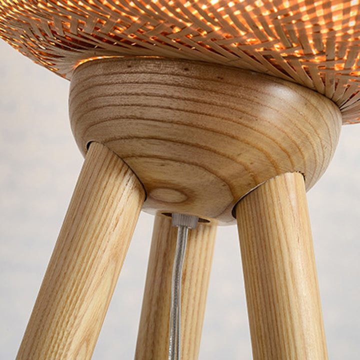 Lampe de sol traditionnelle japonaise en bambou et bois avec base de trépied irrégulière ronde à 1 lumière pour chambre et salon 