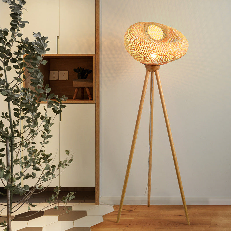 Lampe de sol traditionnelle japonaise en bambou et bois avec base de trépied irrégulière ronde à 1 lumière pour chambre et salon 