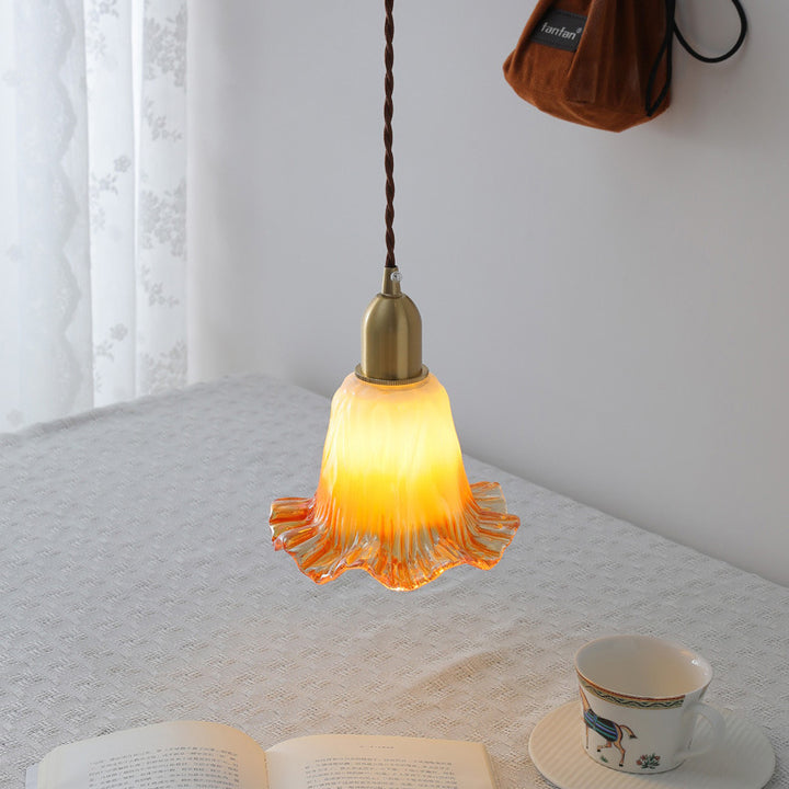 Lámpara colgante tradicional francesa de latón y vidrio floral de 1 luz para dormitorio y sala de estar 