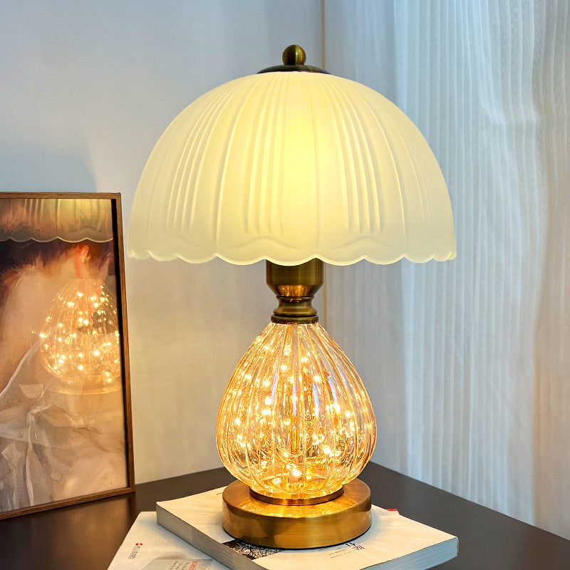 Lámpara de mesa de 1 luz con pantalla de cúpula de vidrio Art Deco moderna y base ovalada para sala de estar 