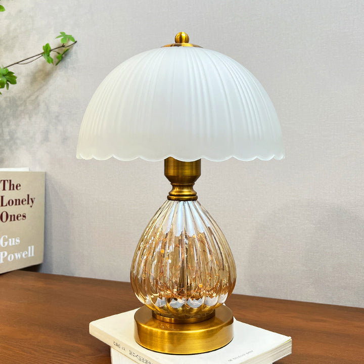 Lámpara de mesa de 1 luz con pantalla de cúpula de vidrio Art Deco moderna y base ovalada para sala de estar 