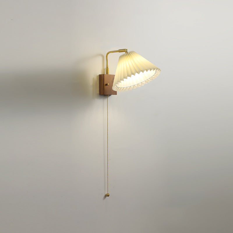 Traditional Vintage Brass &amp; Walnut Pleated Fabric Ceramic Shade 1-Light Wall Sconce Lamp For Bedroom &amp; Living Room