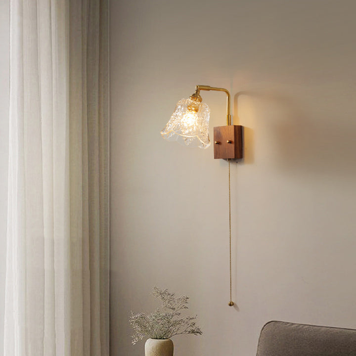 Traditional Vintage Brass &amp; Walnut Rose-Textured Glass 1-Light Wall Sconce Lamp For Bedroom &amp; Living Room