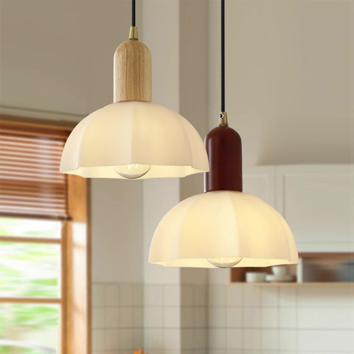Zeitgenössische nordische Messing-Glas-Holz-Rundkuppel 1-Licht Pendelleuchte für Wohnzimmer 