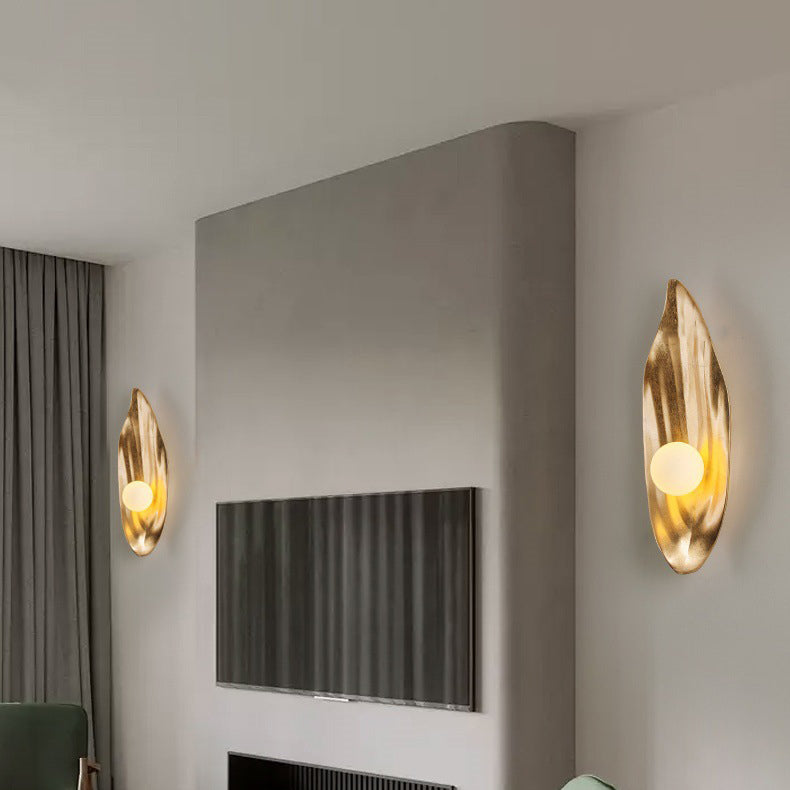 Contemporary Nordic Resin &amp; Glass Leaf-Shaped Globe 1-Light Wall Sconce Lamp For Living Room