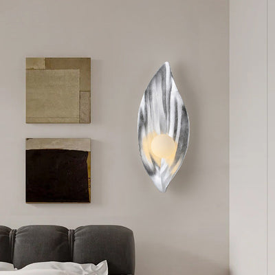 Contemporary Nordic Resin & Glass Leaf-Shaped Globe 1-Light Wall Sconce Lamp For Living Room