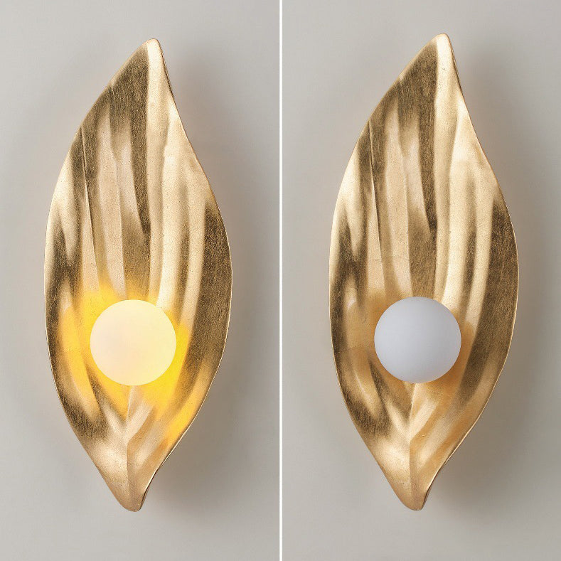 Contemporary Nordic Resin & Glass Leaf-Shaped Globe 1-Light Wall Sconce Lamp For Living Room