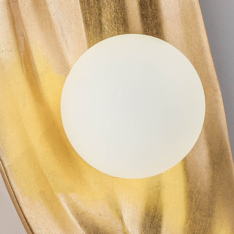 Contemporary Nordic Resin & Glass Leaf-Shaped Globe 1-Light Wall Sconce Lamp For Living Room