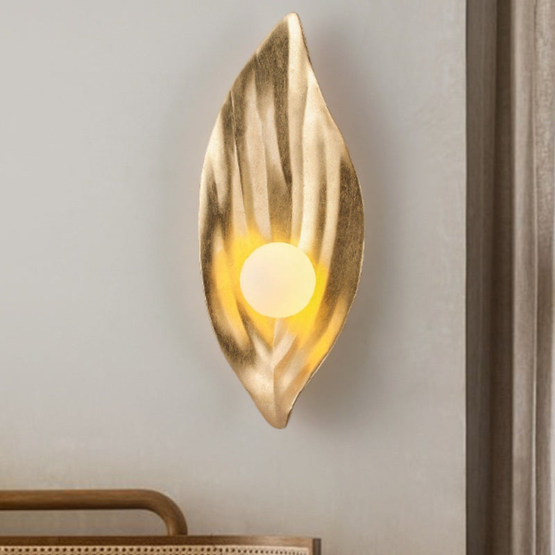 Contemporary Nordic Resin & Glass Leaf-Shaped Globe 1-Light Wall Sconce Lamp For Living Room