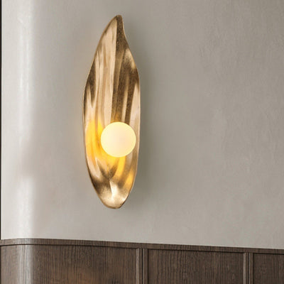 Contemporary Nordic Resin & Glass Leaf-Shaped Globe 1-Light Wall Sconce Lamp For Living Room