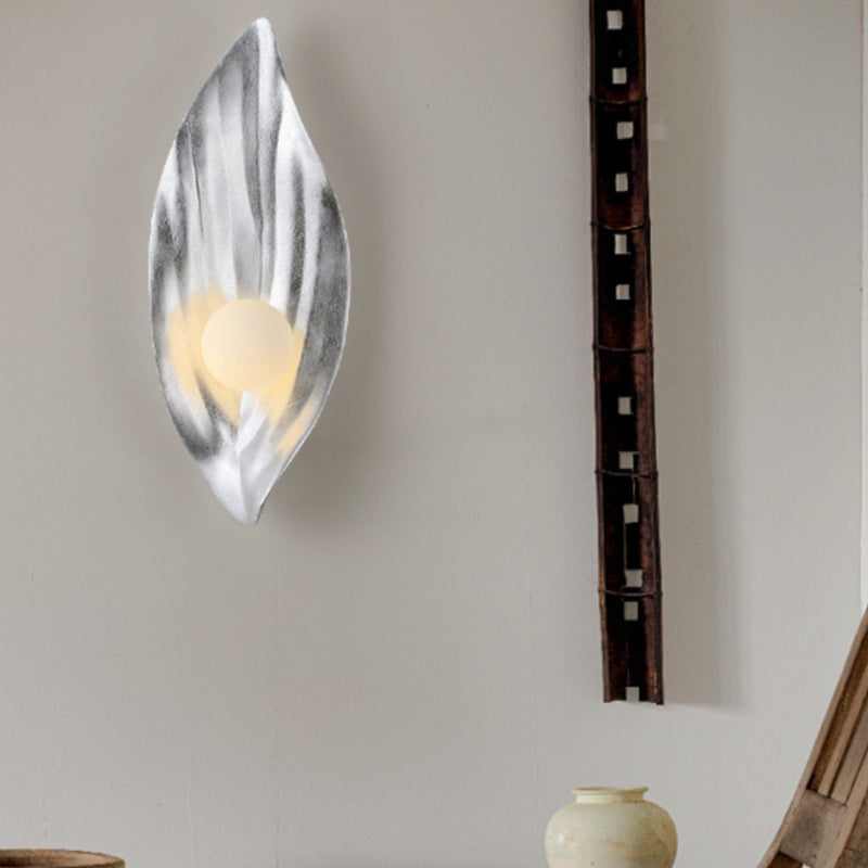 Contemporary Nordic Resin & Glass Leaf-Shaped Globe 1-Light Wall Sconce Lamp For Living Room