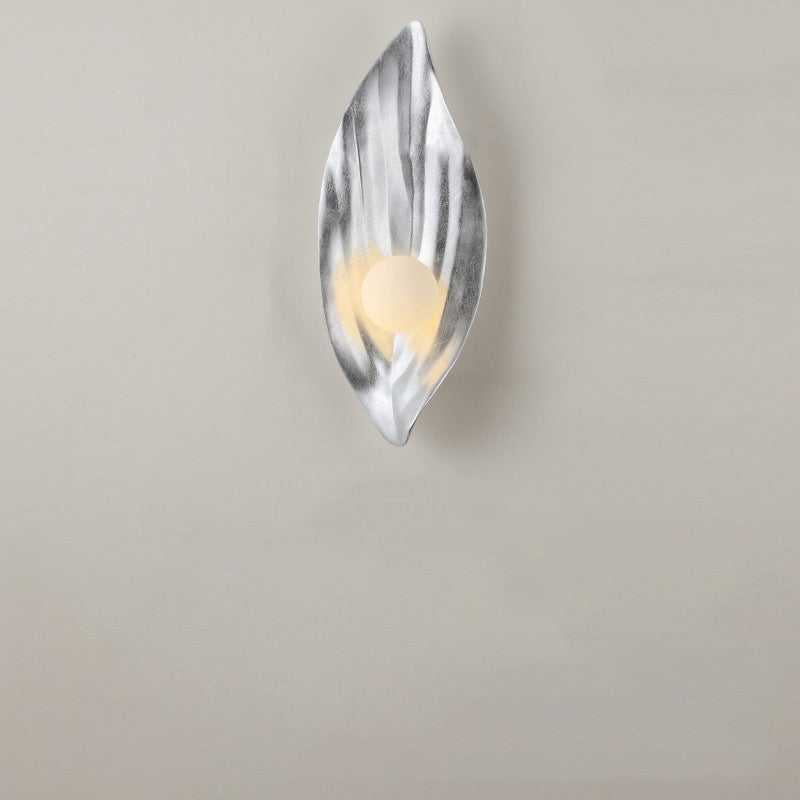 Contemporary Nordic Resin &amp; Glass Leaf-Shaped Globe 1-Light Wall Sconce Lamp For Living Room