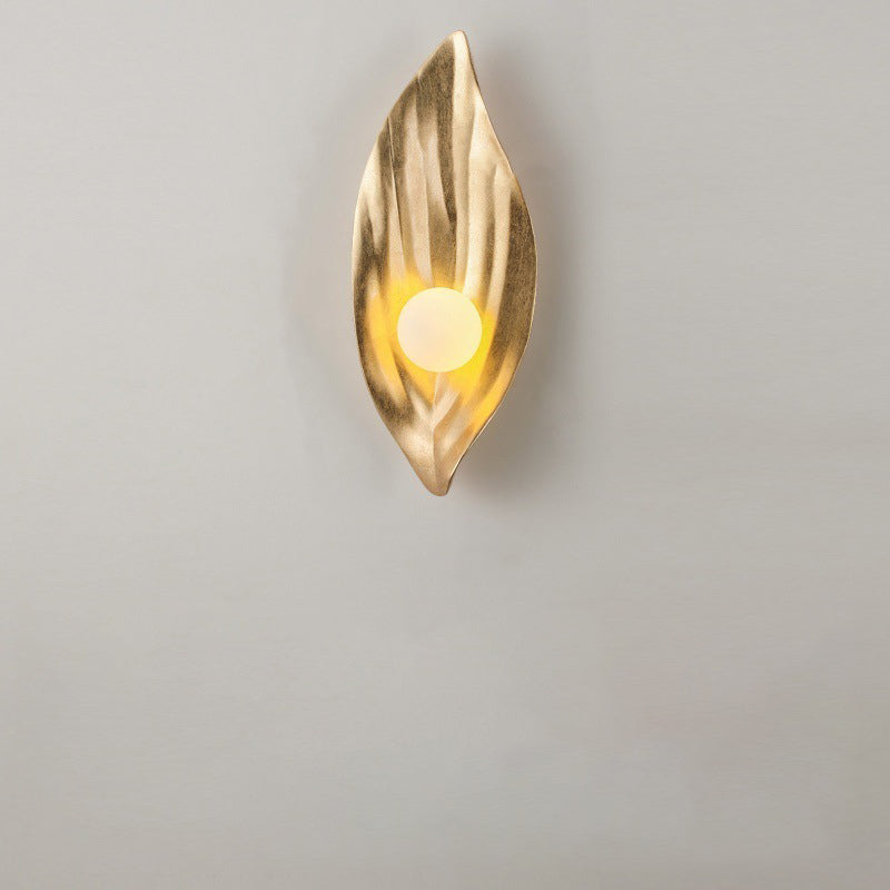 Contemporary Nordic Resin & Glass Leaf-Shaped Globe 1-Light Wall Sconce Lamp For Living Room