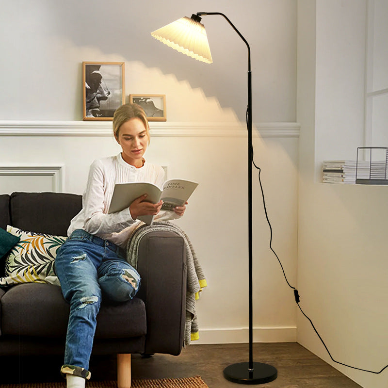 Lampe de sol moderne minimaliste en fer et tissu plissé cylindre à 1 lumière pour salon 