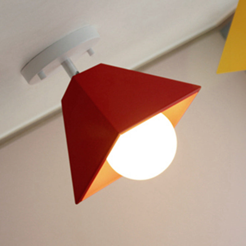 Zeitgenössische kreative Eisen-Trapez 1-Licht Halbeinbau-Deckenleuchte für das Wohnzimmer 