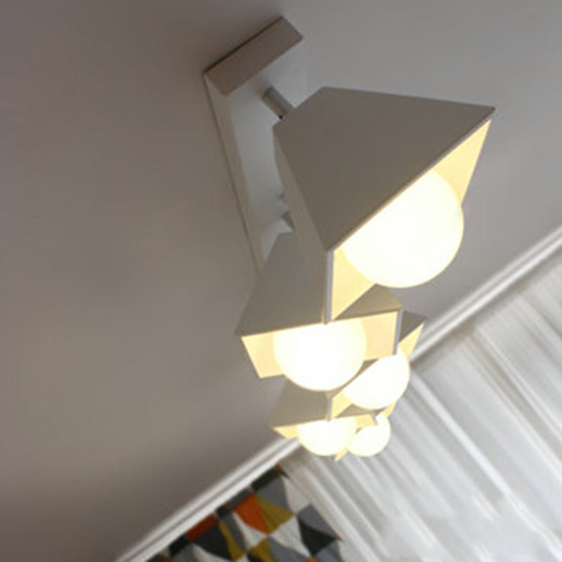 Zeitgenössische kreative Eisen-Trapez 1-Licht Halbeinbau-Deckenleuchte für das Wohnzimmer 