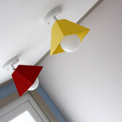Zeitgenössische kreative Eisen-Trapez 1-Licht Halbeinbau-Deckenleuchte für das Wohnzimmer 