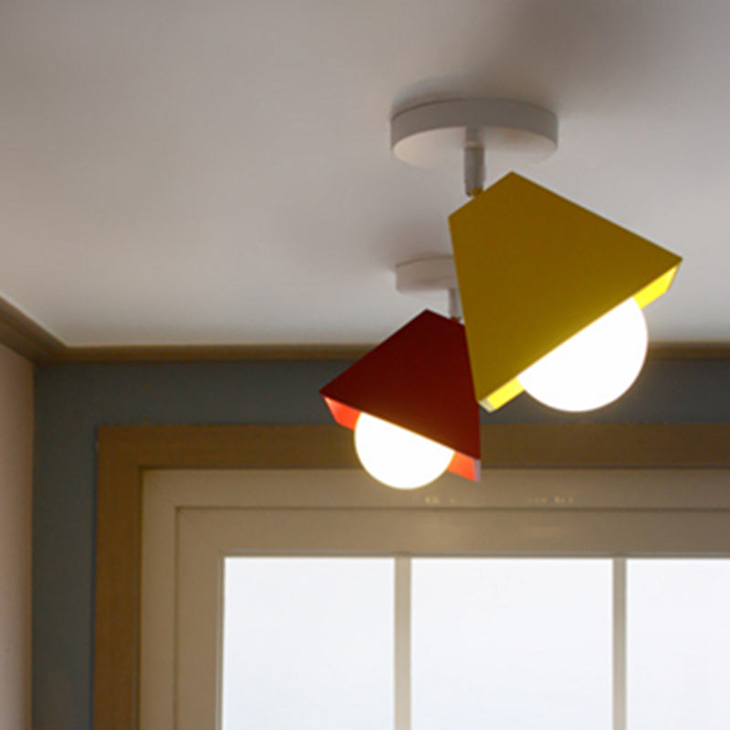 Zeitgenössische kreative Eisen-Trapez 1-Licht Halbeinbau-Deckenleuchte für das Wohnzimmer 