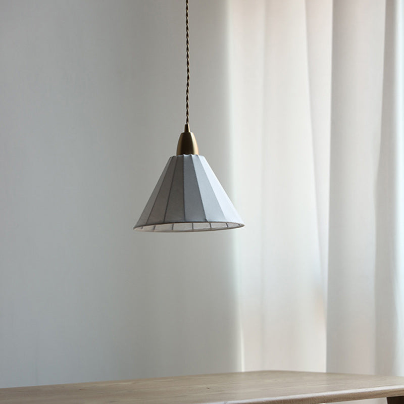 Traditionelle japanische Messing-Seidenkegel 1-Licht-Pendelleuchte für das Wohnzimmer 