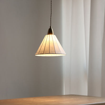 Traditionelle japanische Messing-Seidenkegel 1-Licht-Pendelleuchte für das Wohnzimmer 