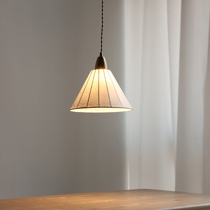 Traditionelle japanische Messing-Seidenkegel 1-Licht-Pendelleuchte für das Wohnzimmer 