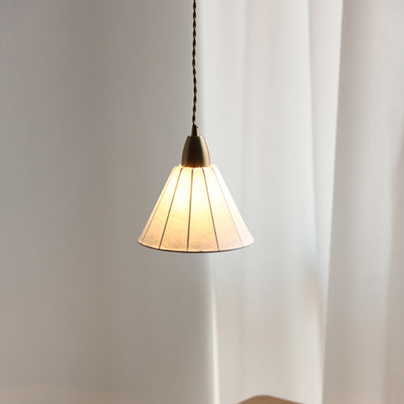 Traditionelle japanische Messing-Seidenkegel 1-Licht-Pendelleuchte für das Wohnzimmer 