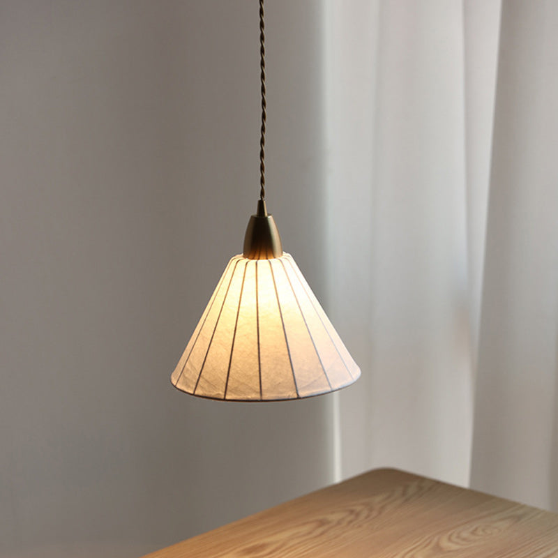 Traditionelle japanische Messing-Seidenkegel 1-Licht-Pendelleuchte für das Wohnzimmer 