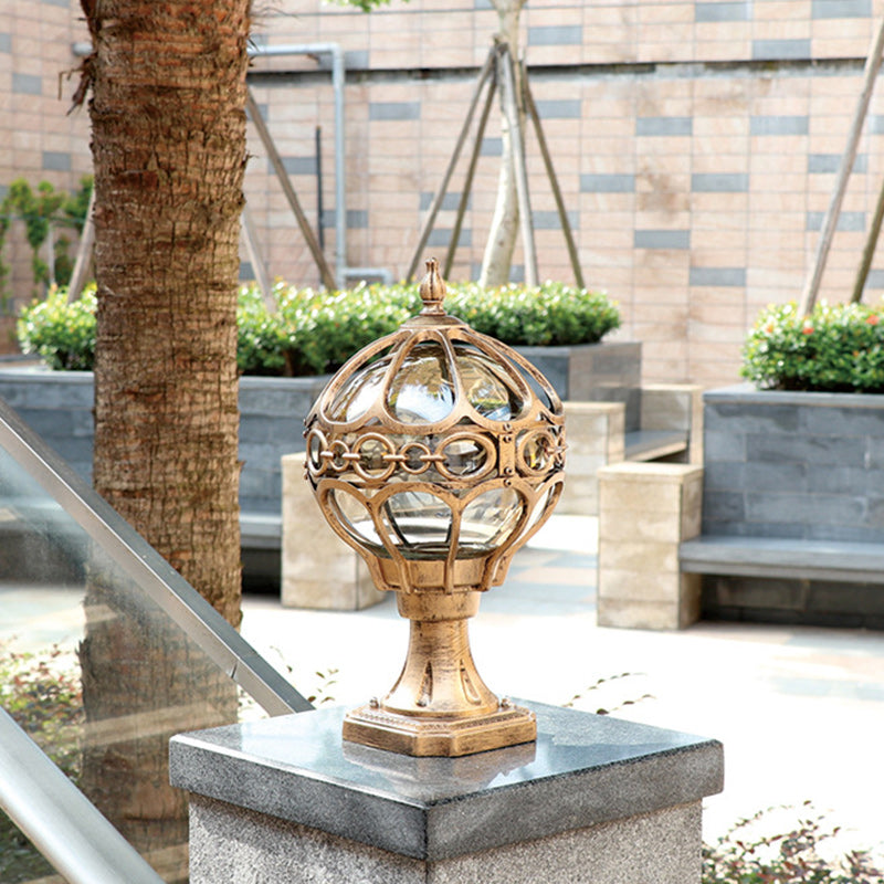 Lanterne extérieure en aluminium traditionnelle française avec globe en verre à 1 lumière pour jardin 
